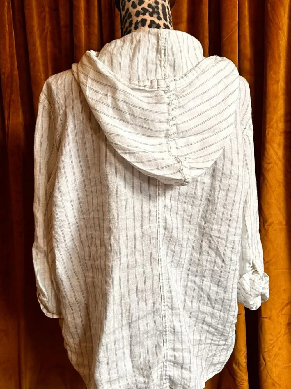 C&C 100% Linen Hoodie with kangaroo pocket, white with blue/grey pinstripe, Med